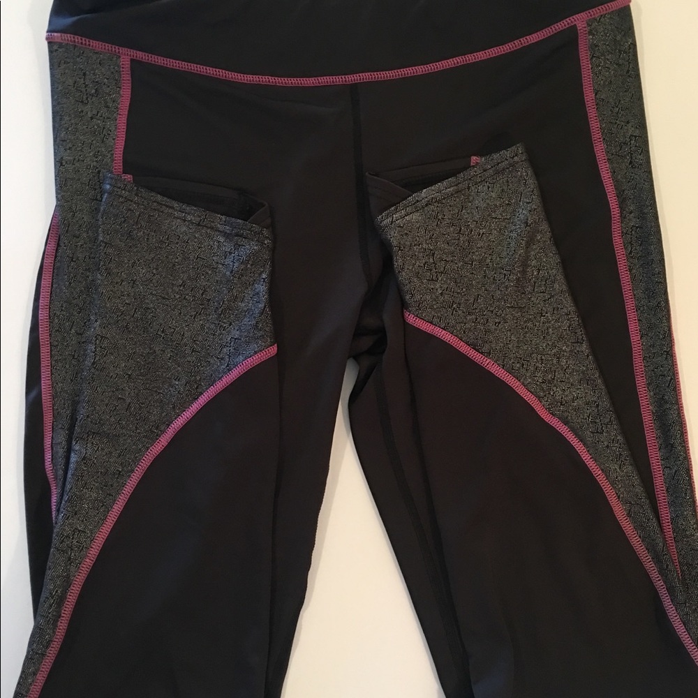 Women’s L Pro Zone Black and pink yoga pants